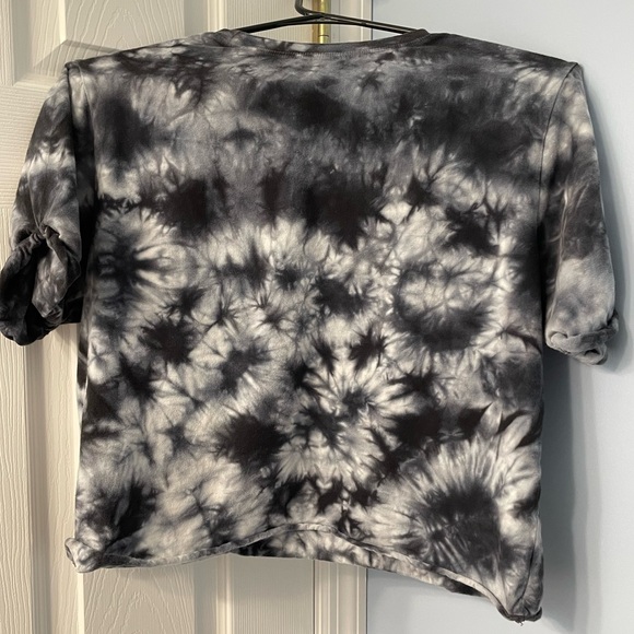 Vans GUC Women’s Tie-Dye Boxy Cropped Crewneck - Picture 7 of 8